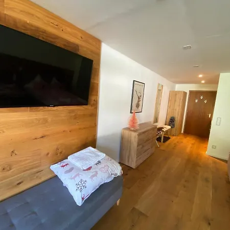 Apartman Grubhof Scholsspark, Lofer Mit Garten Und Schwimmbad *