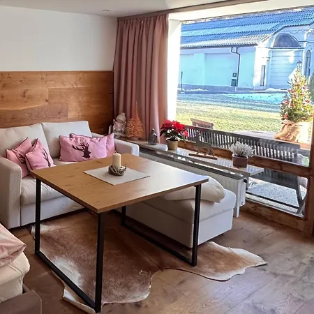 Lofer Mit Garten Und Schwimmbad Apartman
