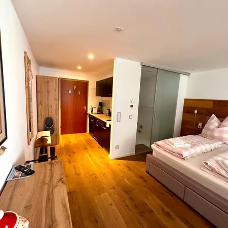 Grubhof Scholsspark, Lofer Mit Garten Und Schwimmbad Apartment *